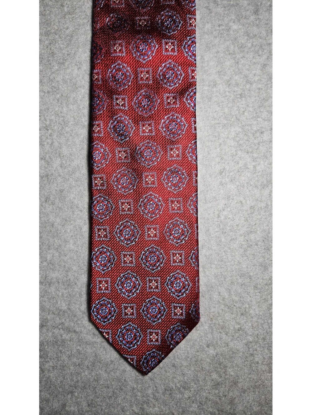 David Donahue Handmade Italy USA Red Patterned Silk Tie